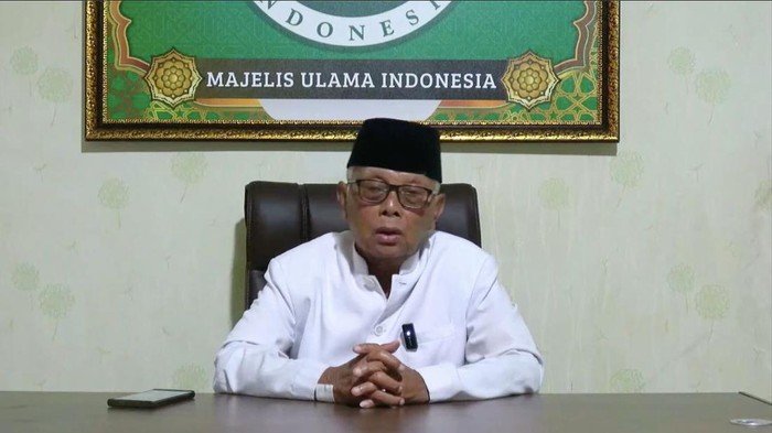Liputan Terkini : Ketum Majelis Ulama Indonesia Dukung Polri di Bawah Presiden
